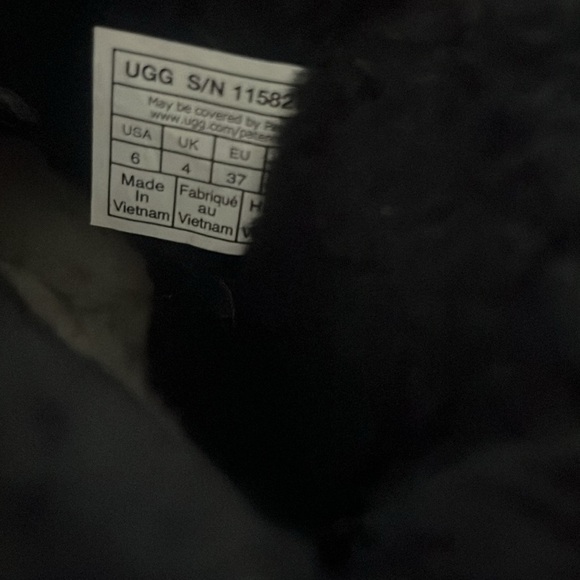 NWT Ugg Ultra Mini Boots - Picture 7 of 7